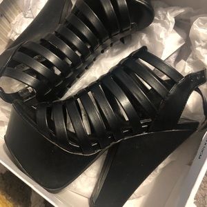 Steve Madden Glendale Platform Heel
